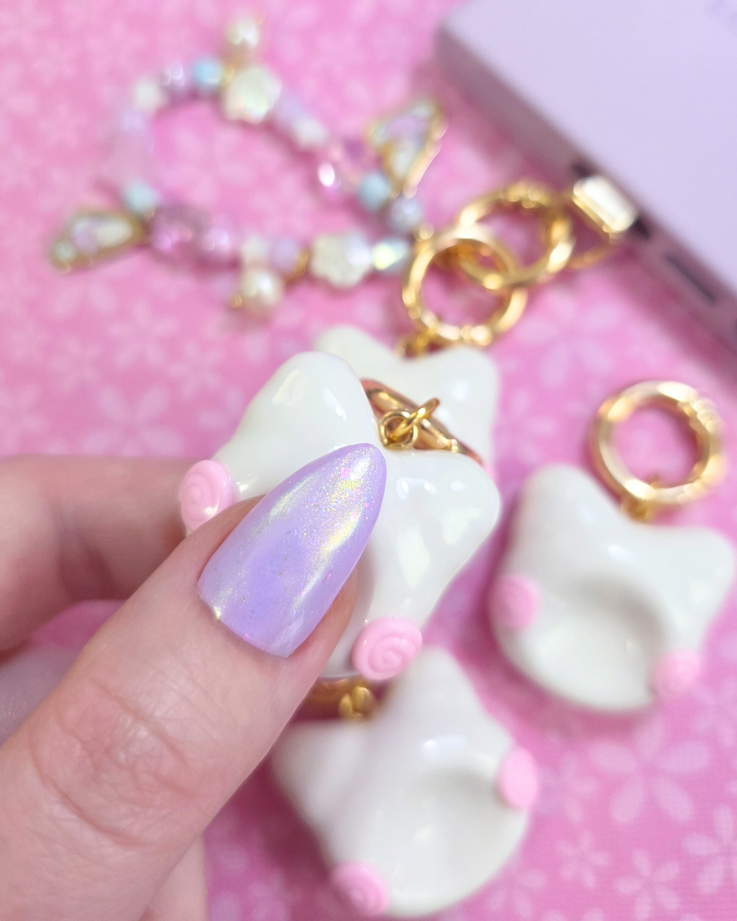 Worry Stone Charm Flower Ghost