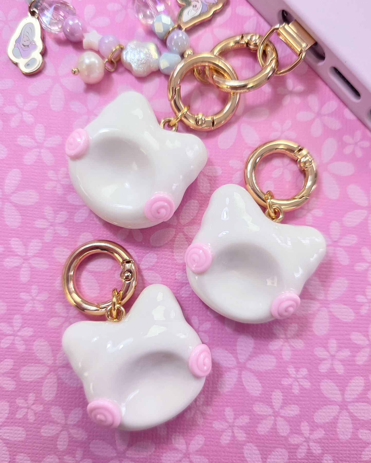 Worry Stone Charm Flower Ghost